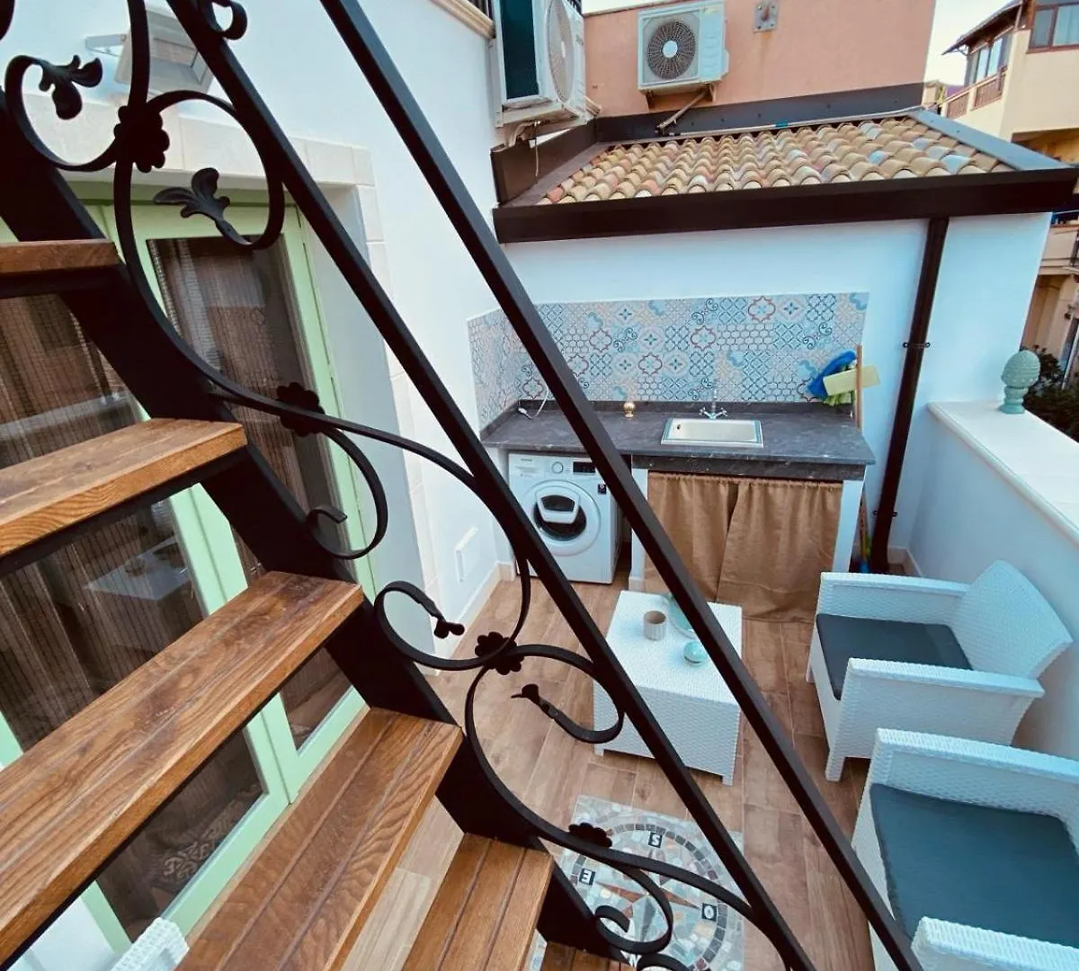 Donna Carmela Villa Porticello 0*,